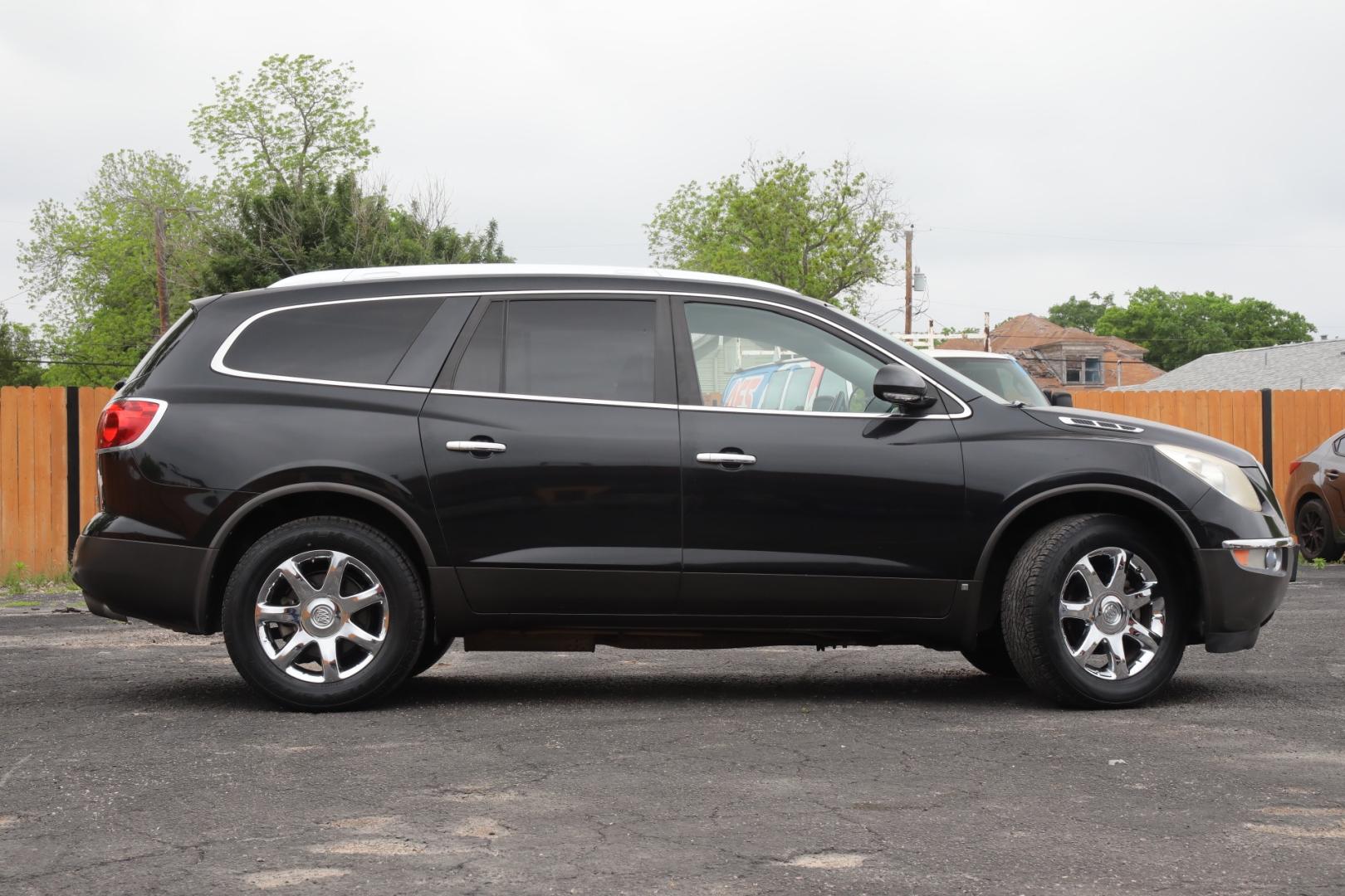 2008 BLACK BUICK ENCLAVE CXL FWD (5GAER23708J) with an 3.6L V6 DOHC 24V engine, 6-SPEED AUTOMATIC transmission, located at 420 E. Kingsbury St., Seguin, TX, 78155, (830) 401-0495, 29.581060, -97.961647 - Photo#3